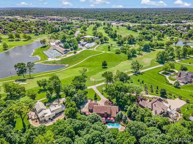 3 COUNTRY CLUB Lane, Edwardsville, IL 62025