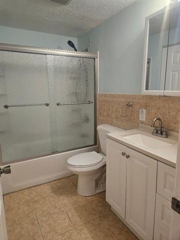 25 Longworth Ave 8, Brockton, MA 02301