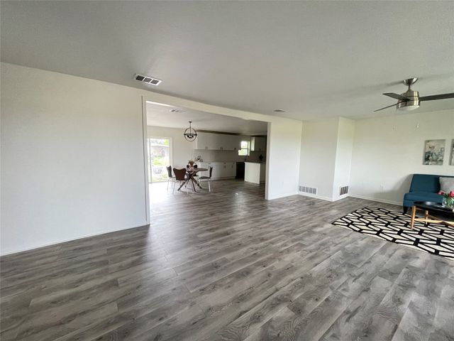 6957 Fm 100, Honey Grove, TX 75446
