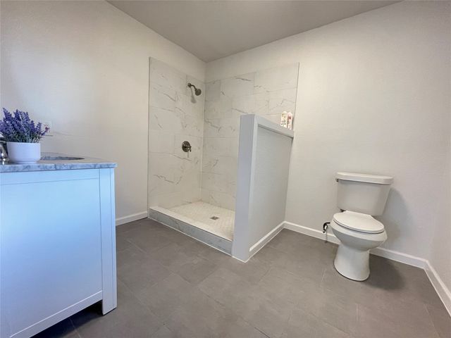 6957 Fm 100, Honey Grove, TX 75446