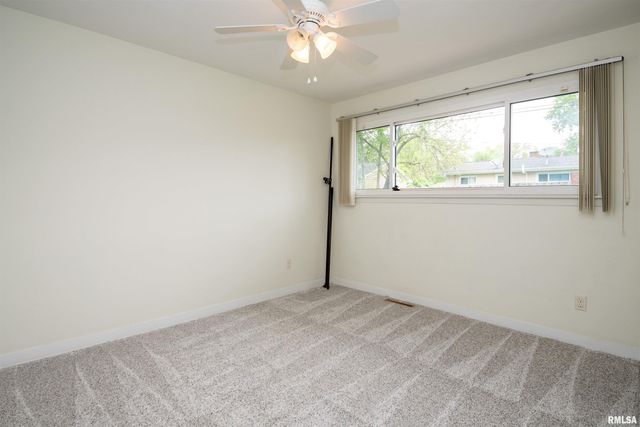 1815 W LAMONT Avenue, Peoria, IL 61614