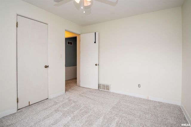 1815 W LAMONT Avenue, Peoria, IL 61614