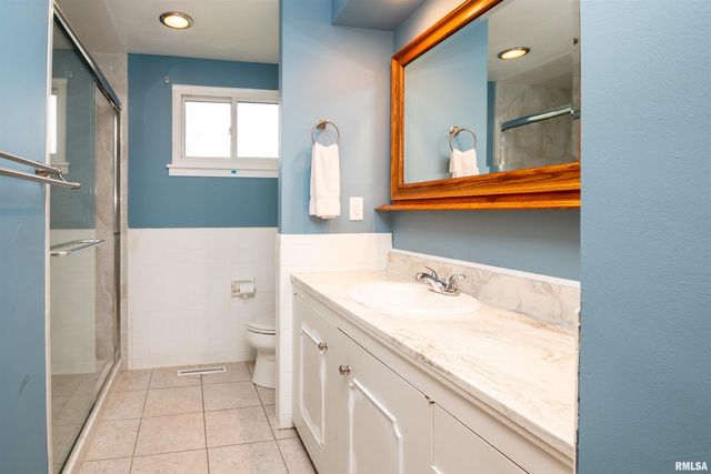 1815 W LAMONT Avenue, Peoria, IL 61614