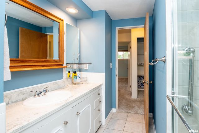 1815 W LAMONT Avenue, Peoria, IL 61614