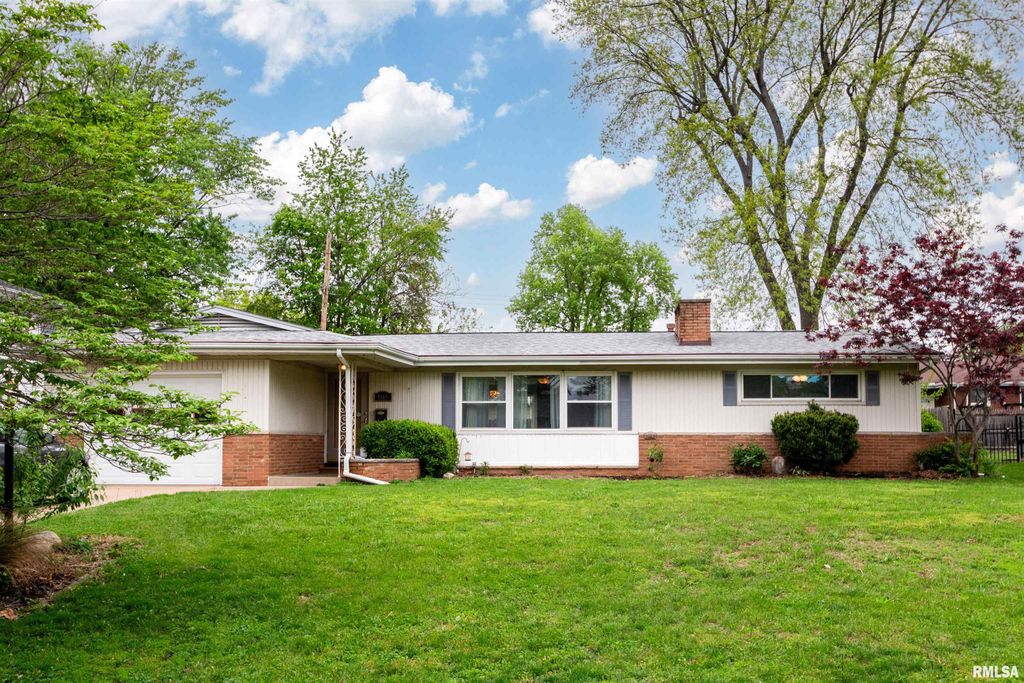 1815 W LAMONT Avenue, Peoria, IL 61614