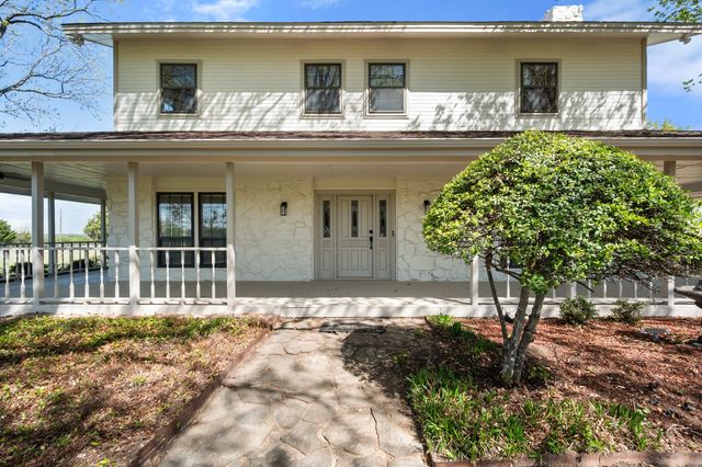 1105 E Highland Road, Oak Leaf, TX 75154
