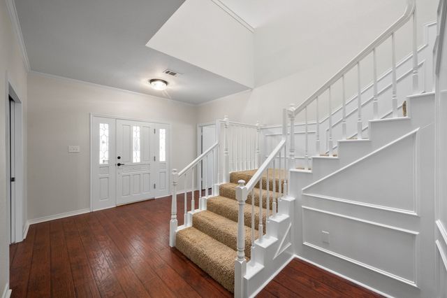 1105 E Highland Road, Oak Leaf, TX 75154