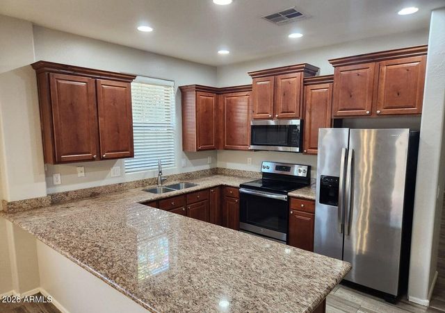 7558 W SPUR Drive, Peoria, AZ 85383