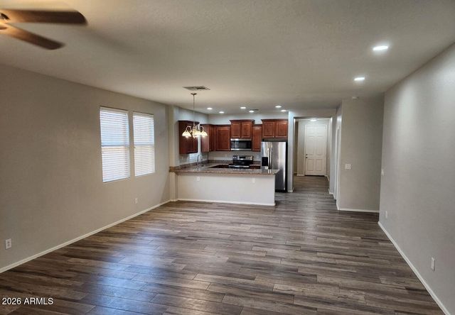 7558 W SPUR Drive, Peoria, AZ 85383