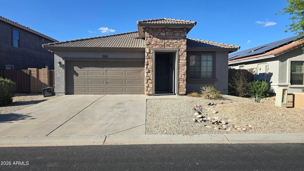 7558 W SPUR Drive, Peoria, AZ 85383