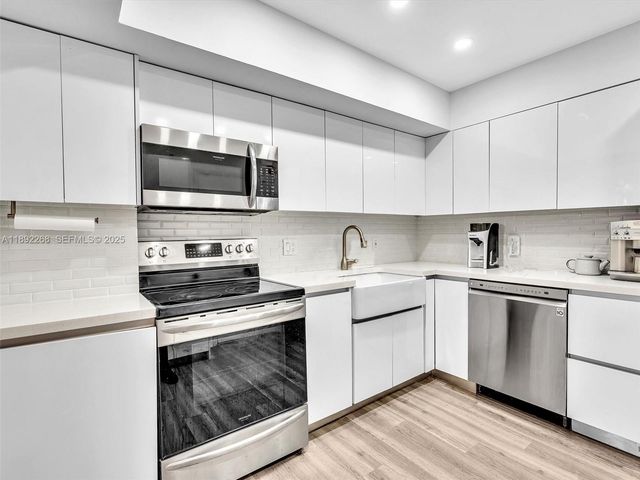 6061 N Falls Cir Drive 407, Lauderhill, FL 33319