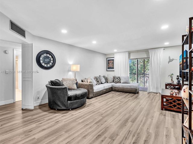 6061 N Falls Cir Drive 407, Lauderhill, FL 33319