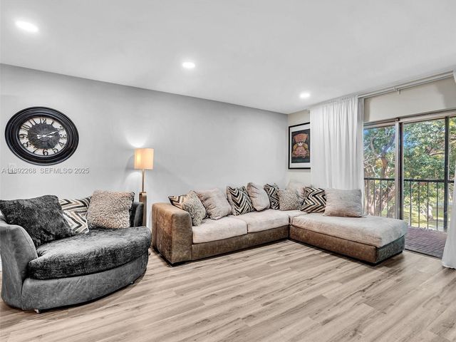 6061 N Falls Cir Drive 407, Lauderhill, FL 33319
