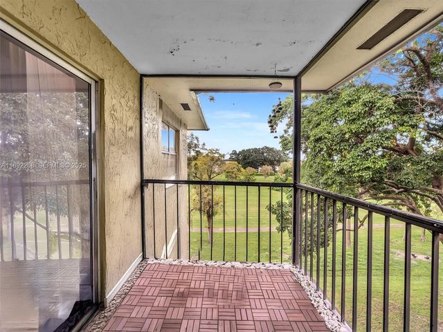 6061 N Falls Cir Drive 407, Lauderhill, FL 33319