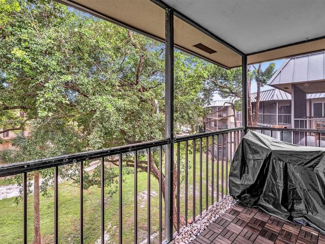 6061 N Falls Cir Drive 407, Lauderhill, FL 33319