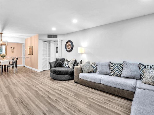6061 N Falls Cir Drive 407, Lauderhill, FL 33319