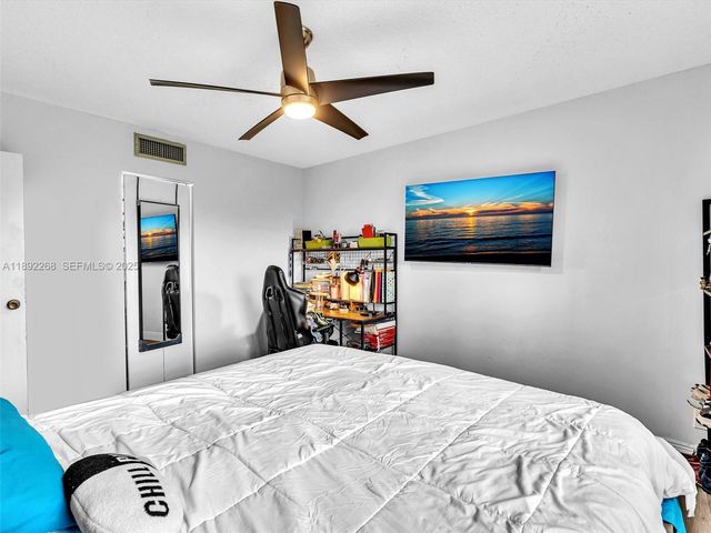 6061 N Falls Cir Drive 407, Lauderhill, FL 33319