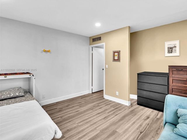 6061 N Falls Cir Drive 407, Lauderhill, FL 33319