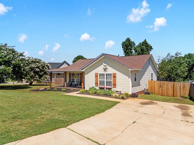 531 Plantation Creek Drive, Boiling Springs, SC 29316