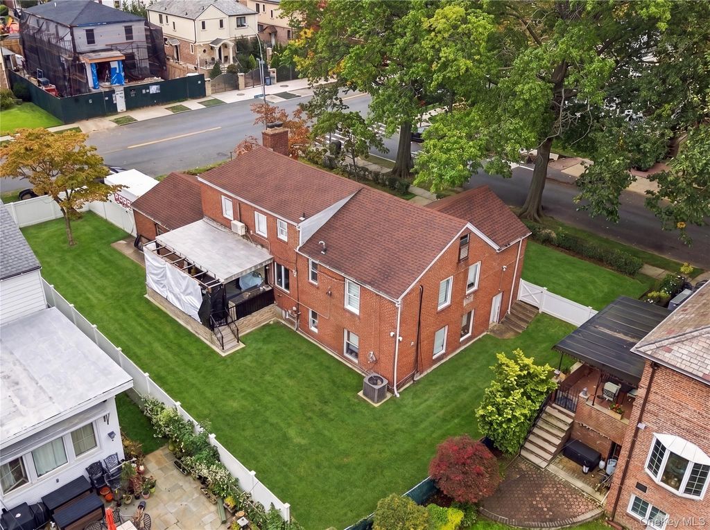 186-35 80th Drive, Jamaica Estates, NY 11432 — photo 3
