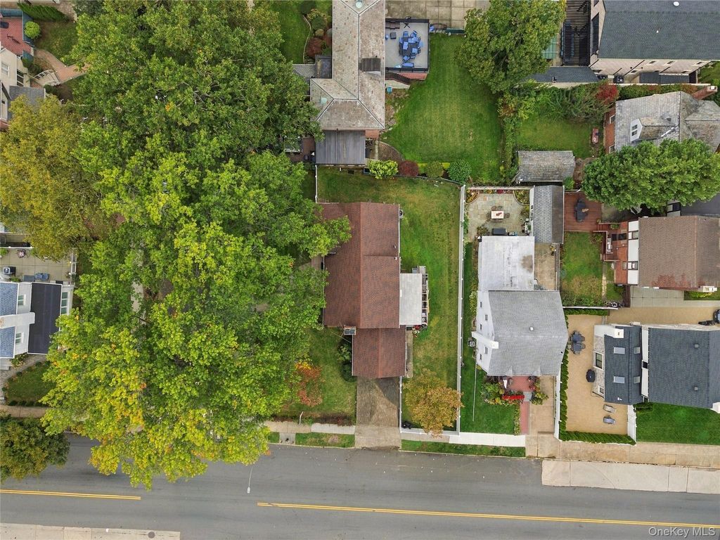 186-35 80th Drive, Jamaica Estates, NY 11432 — photo 4