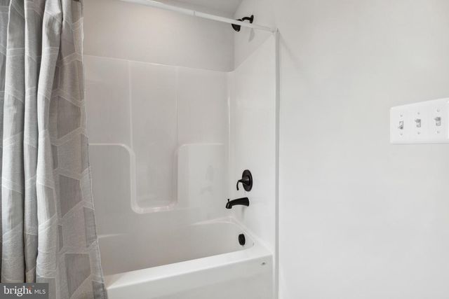 7713 WOODLAWN AVE, Pasadena, MD 21122