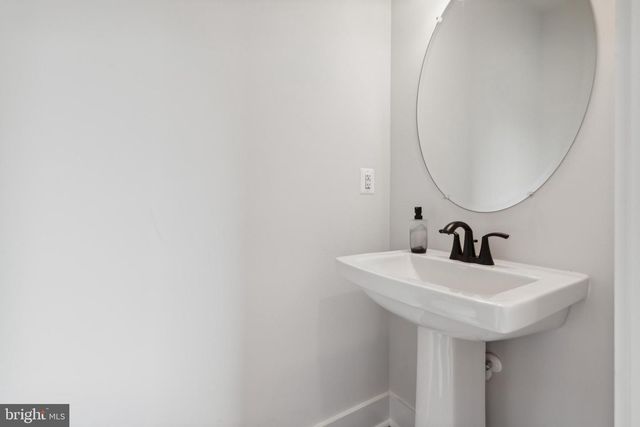 7713 WOODLAWN AVE, Pasadena, MD 21122