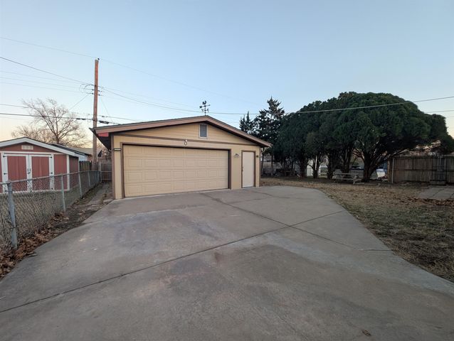 3022 S Hiram Ave, Wichita, KS 67217