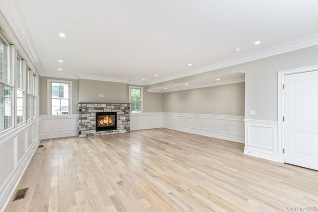 223 Townline Road, Commack, NY 11725
