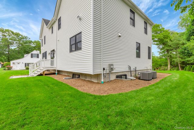 223 Townline Road, Commack, NY 11725