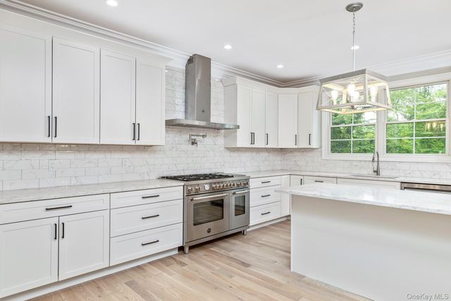 223 Townline Road, Commack, NY 11725