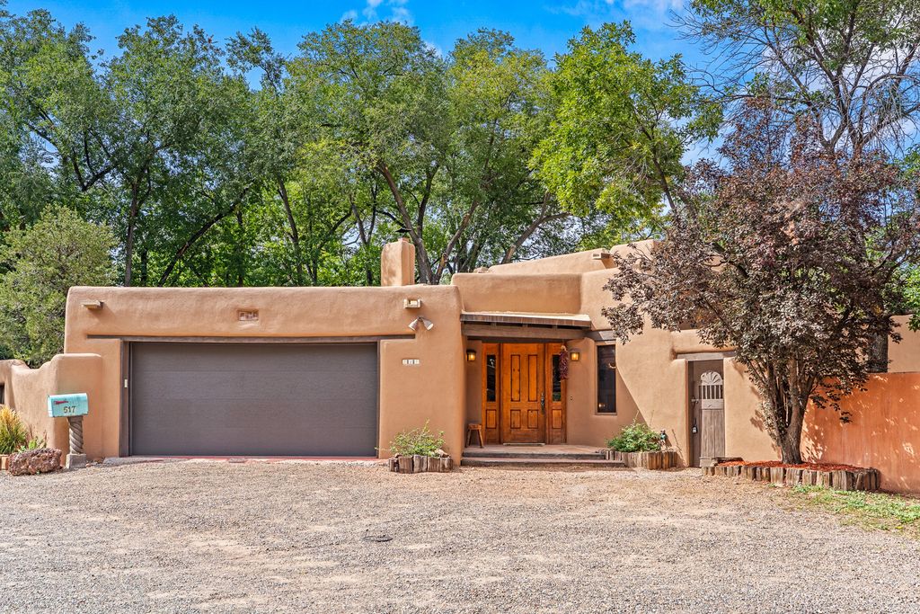 517 Johnson Lane, Santa Fe, NM 87505