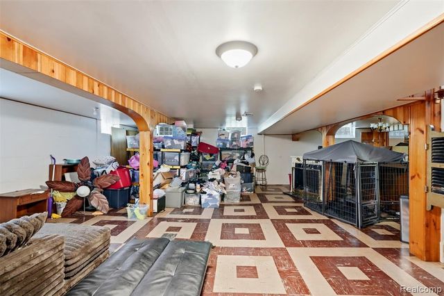 19986 E Doyle Place, Grosse Pointe, MI 48236