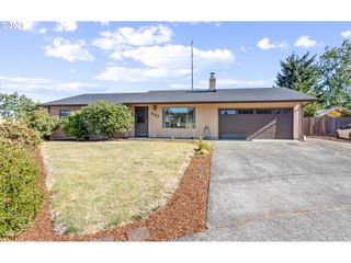 537 Ne 38th Ct, Hillsboro, OR 97124