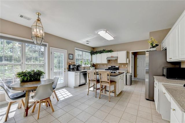 5066 Wellisford Court, Suwanee, GA 30024