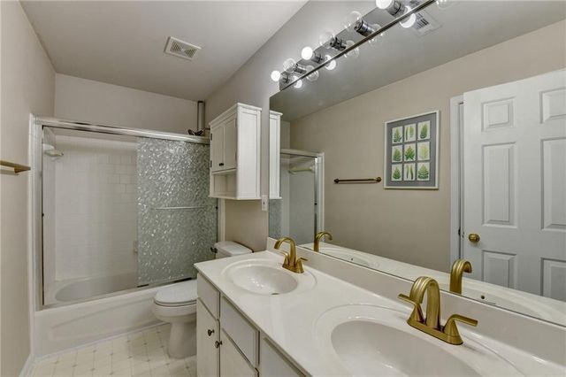 5066 Wellisford Court, Suwanee, GA 30024