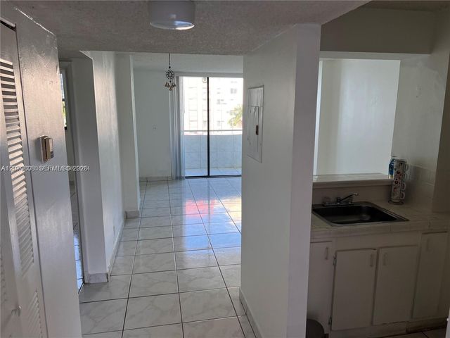 546 SW 1st Street 611, Miami, FL 33130