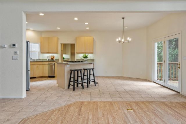 845 Honey Ct, Arnold, CA 95247