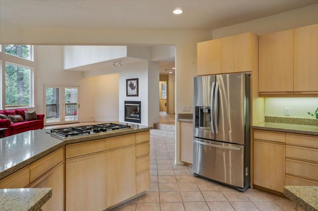 845 Honey Ct, Arnold, CA 95247