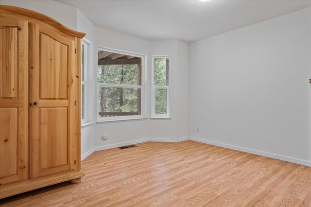 845 Honey Ct, Arnold, CA 95247