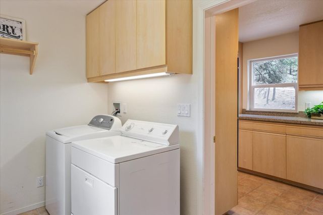 845 Honey Ct, Arnold, CA 95247