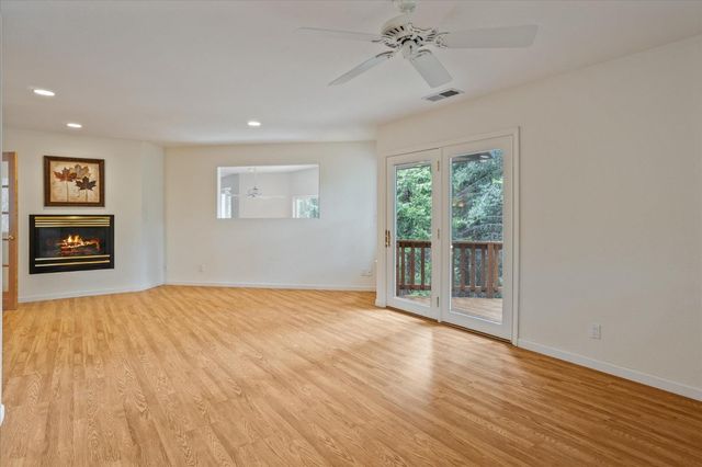 845 Honey Ct, Arnold, CA 95247