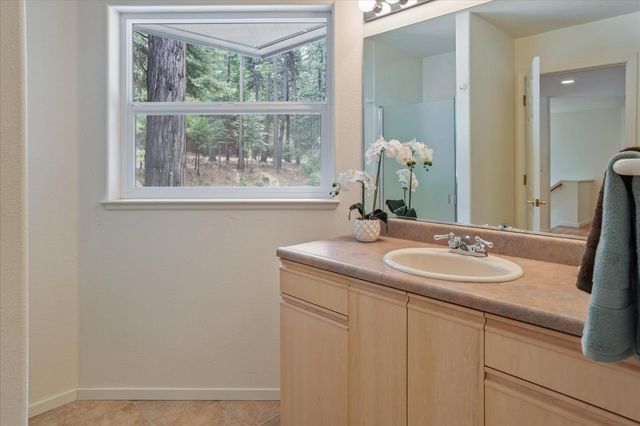 845 Honey Ct, Arnold, CA 95247