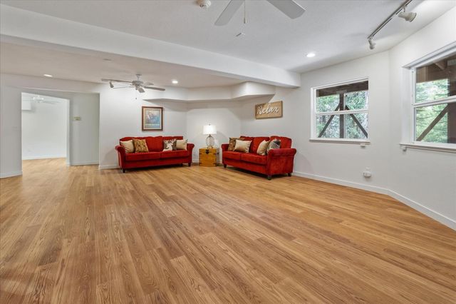 845 Honey Ct, Arnold, CA 95247