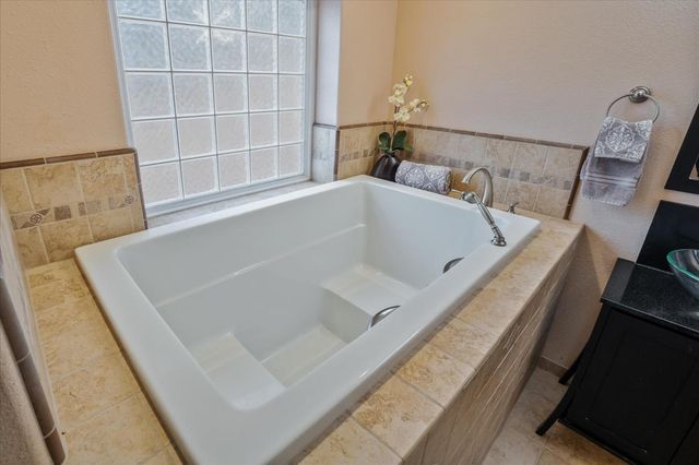 845 Honey Ct, Arnold, CA 95247