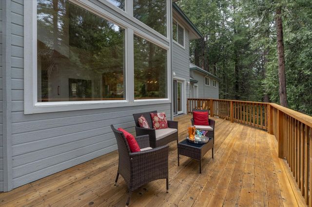 845 Honey Ct, Arnold, CA 95247