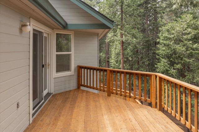 845 Honey Ct, Arnold, CA 95247