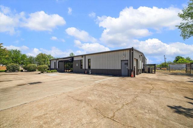7001 Burkett St, Houston, TX 77021