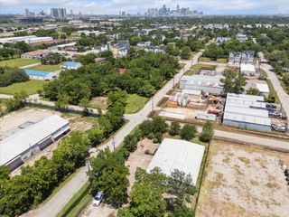 7001 Burkett St, Houston, TX 77021