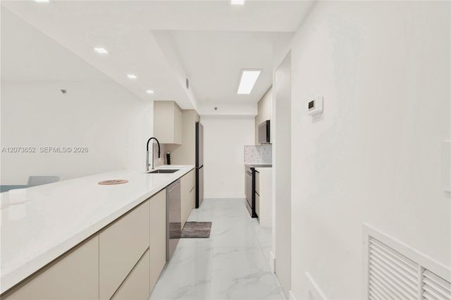 5757 Collins Avenue 507, Miami Beach, FL 33140